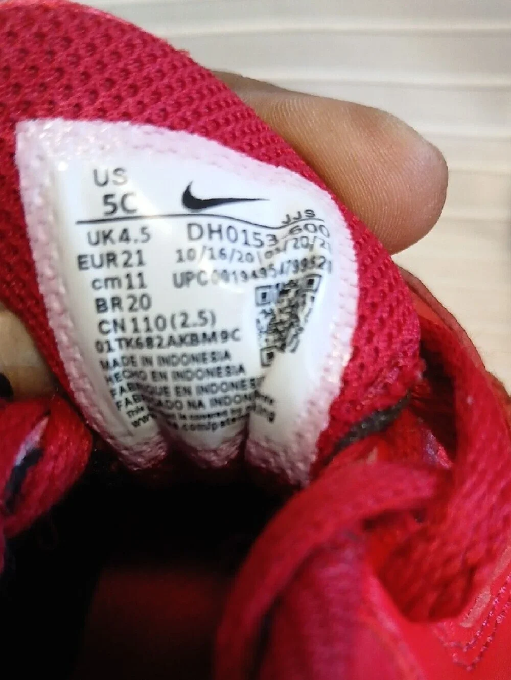 Nike Kids Red Low-Top Sneakers